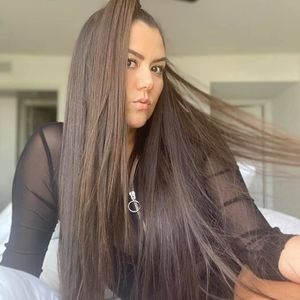 Meet your Posher, Anita maria